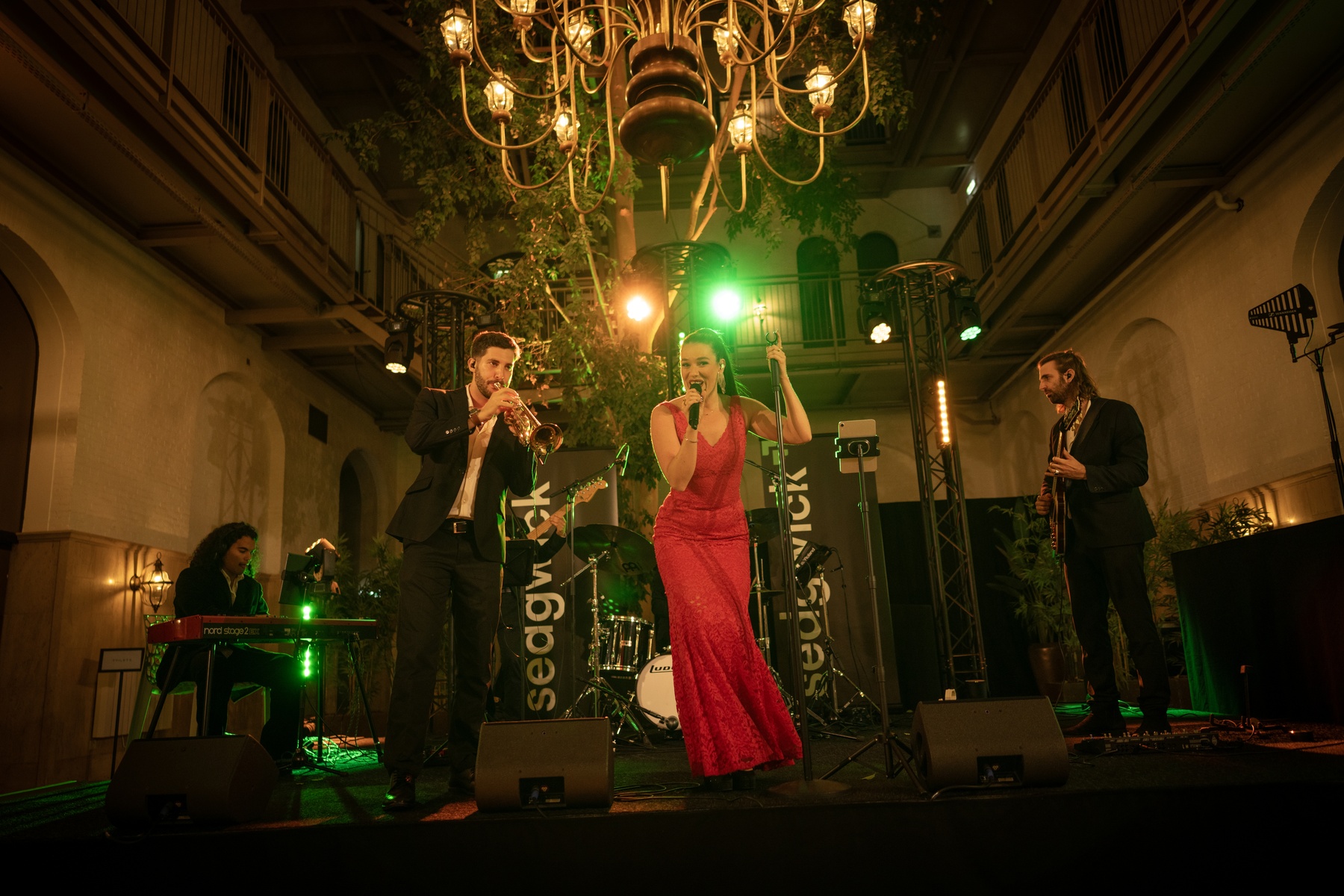 Benga Band live op het bedrijfsfeest van Sedgwick in Rotterdam (1)