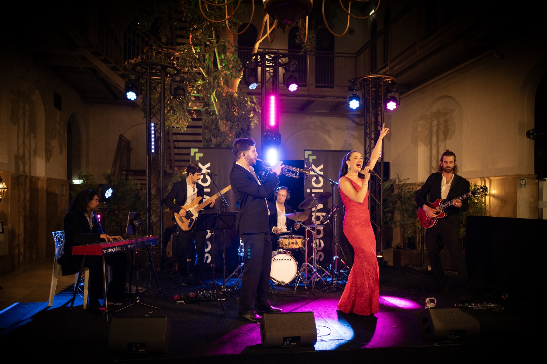 Benga Band live op het bedrijfsfeest van Sedgwick in Rotterdam (11)